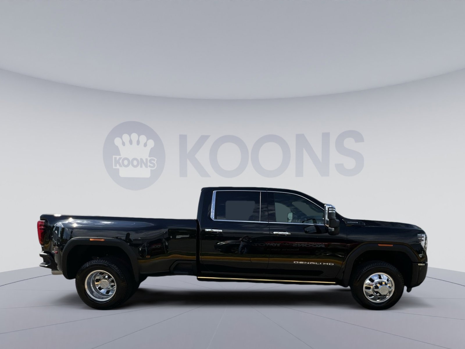 Used 2024 GMC Sierra 3500 Denali Ultimate AWD/4WD image 12