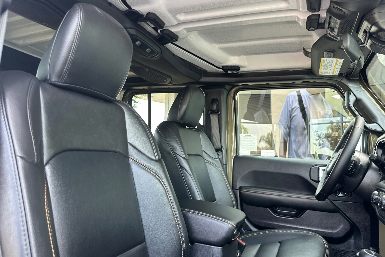 New 2025 Jeep Gladiator Sport image 16