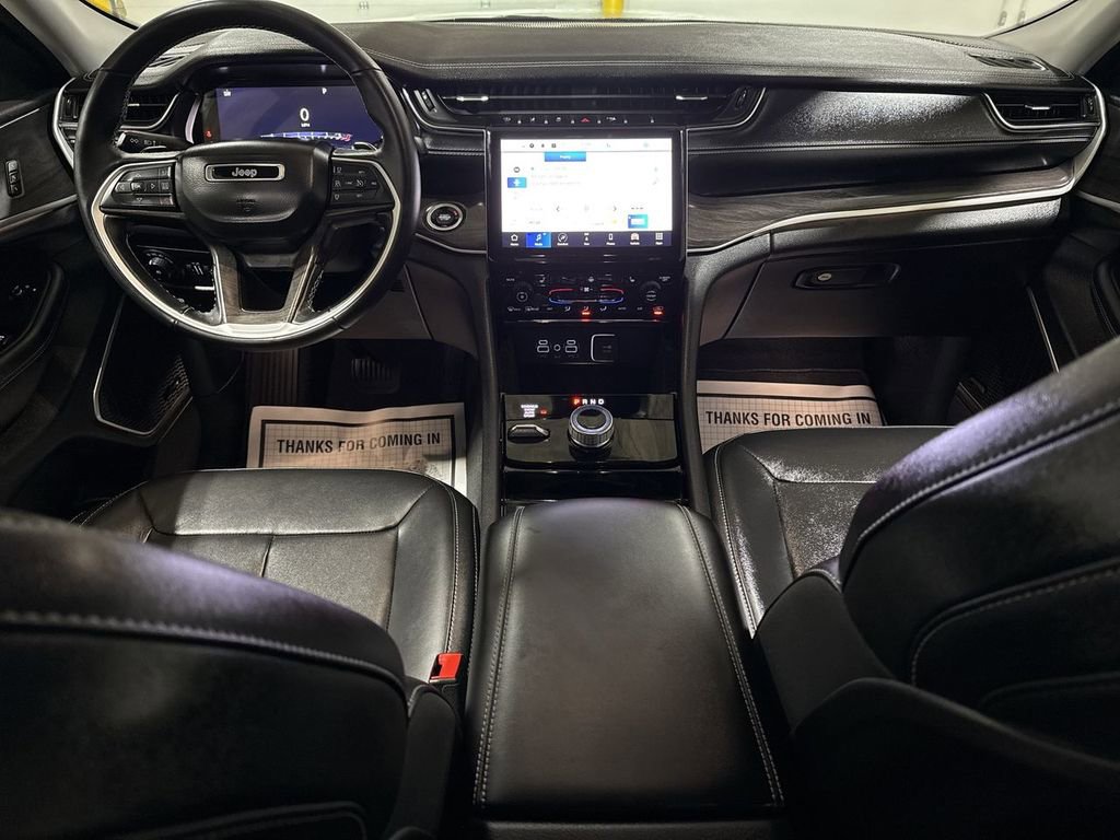 Used 2022 Jeep Grand Cherokee Limited image 10