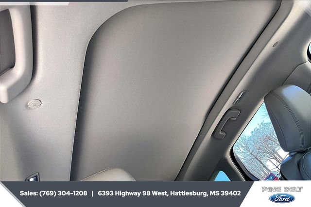 Used 2021 Lincoln Corsair FWD w/ Premium Package image 16