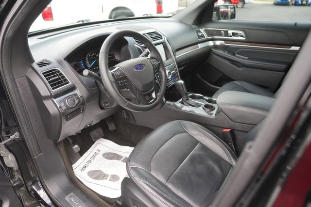 Used 2017 Ford Explorer Limited image 8