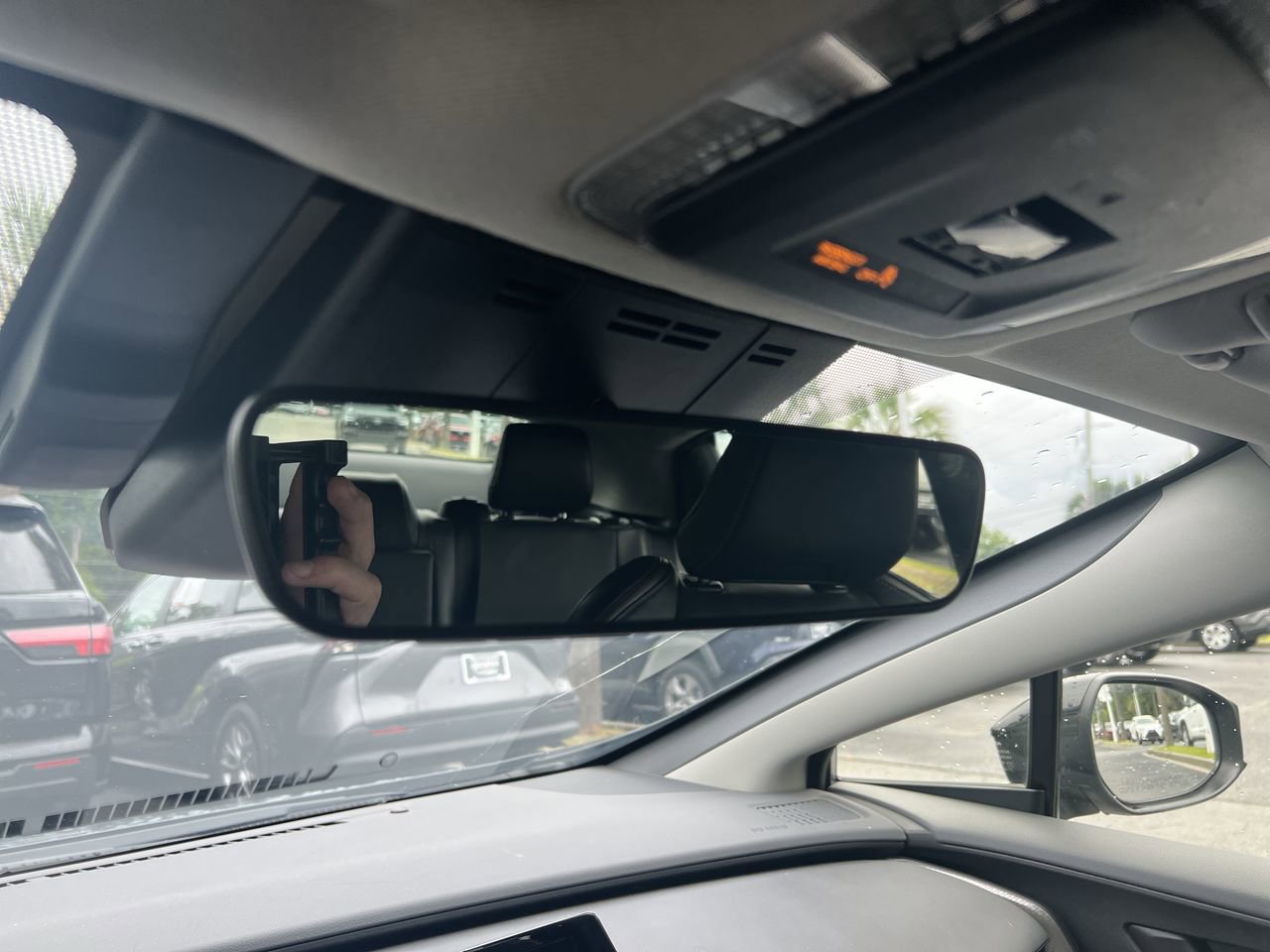 Used 2024 Toyota Prius XLE FWD image 27