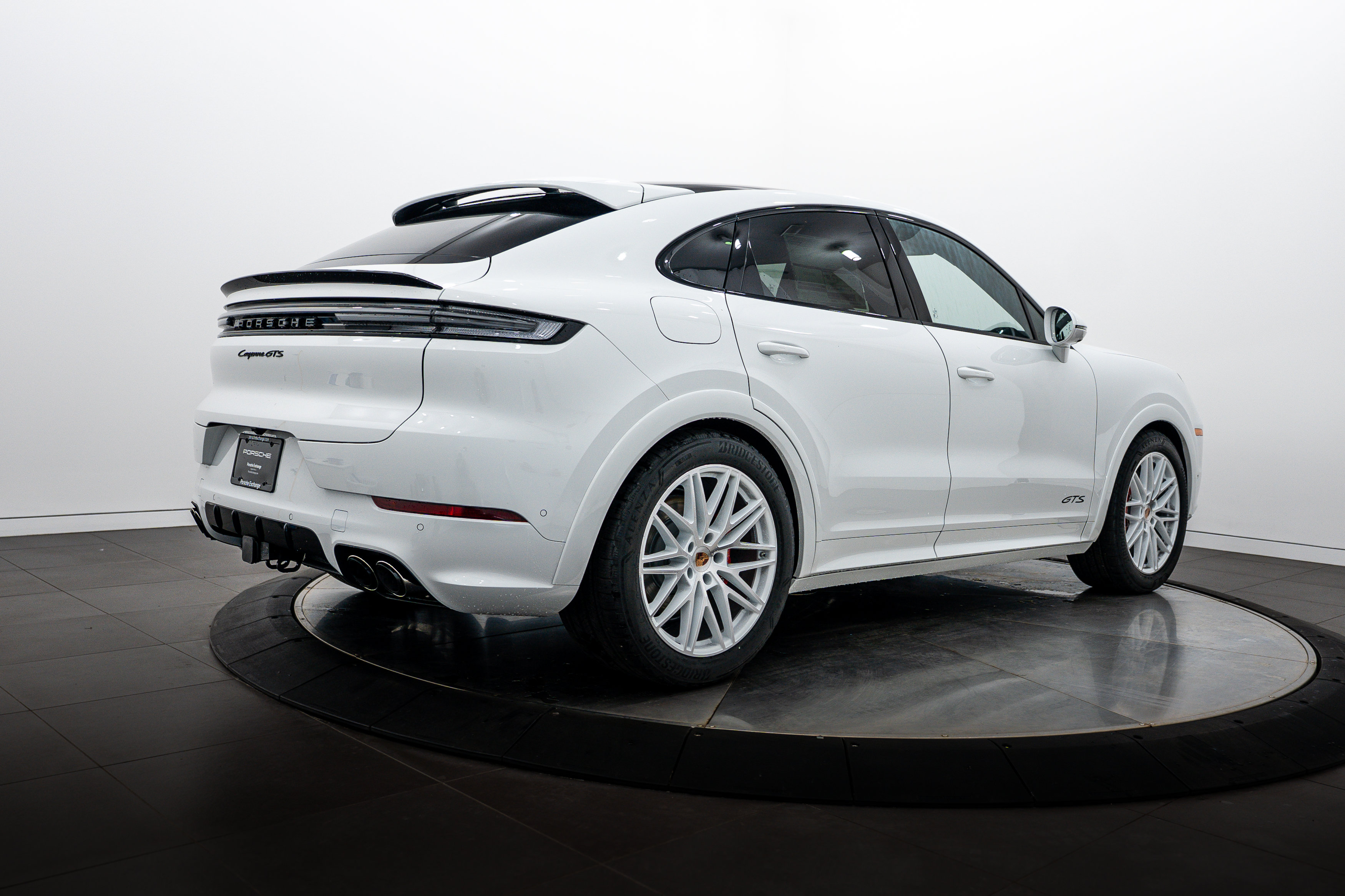 New 2026 Porsche Cayenne GTS AWD/4WD image 7