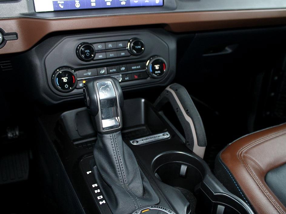 Used 2024 Ford Bronco Outer Banks image 28