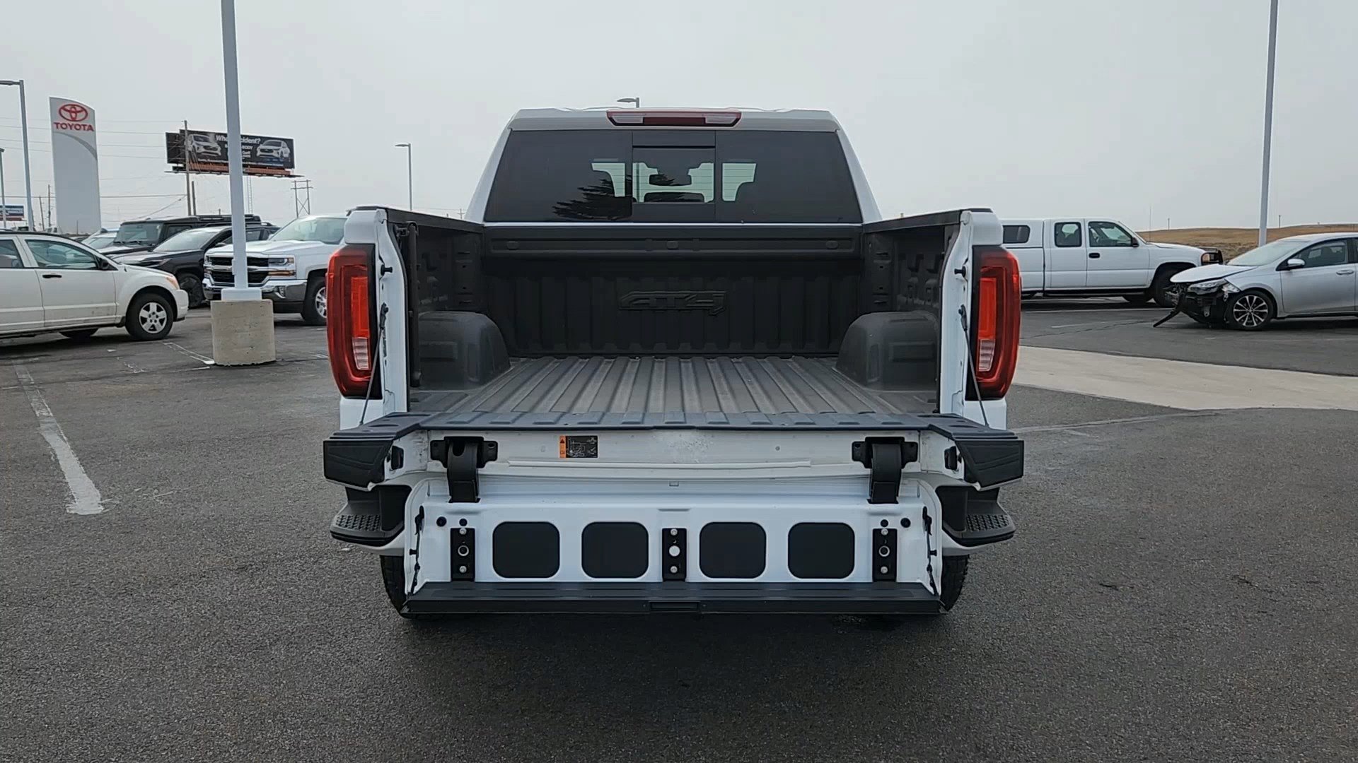 Used 2024 GMC Sierra 1500 AT4 w/ AT4 Preferred Package image 19