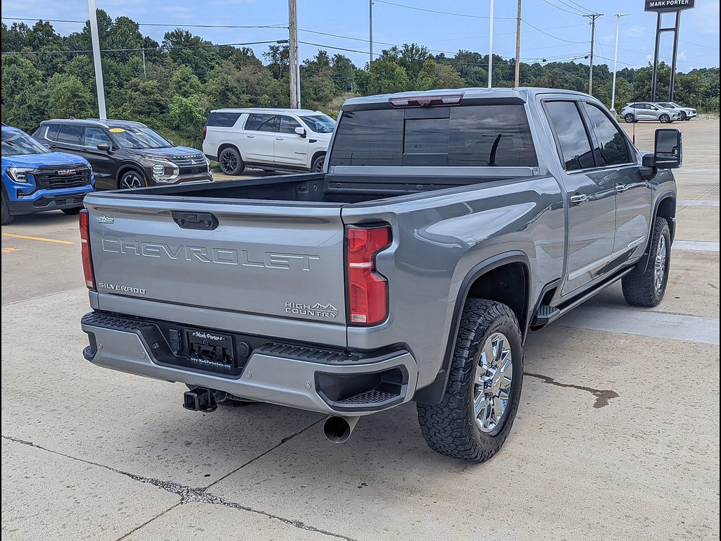 Used 2024 Chevrolet Silverado 2500 High Country w/ High Country Premium Package AWD/4WD image 7