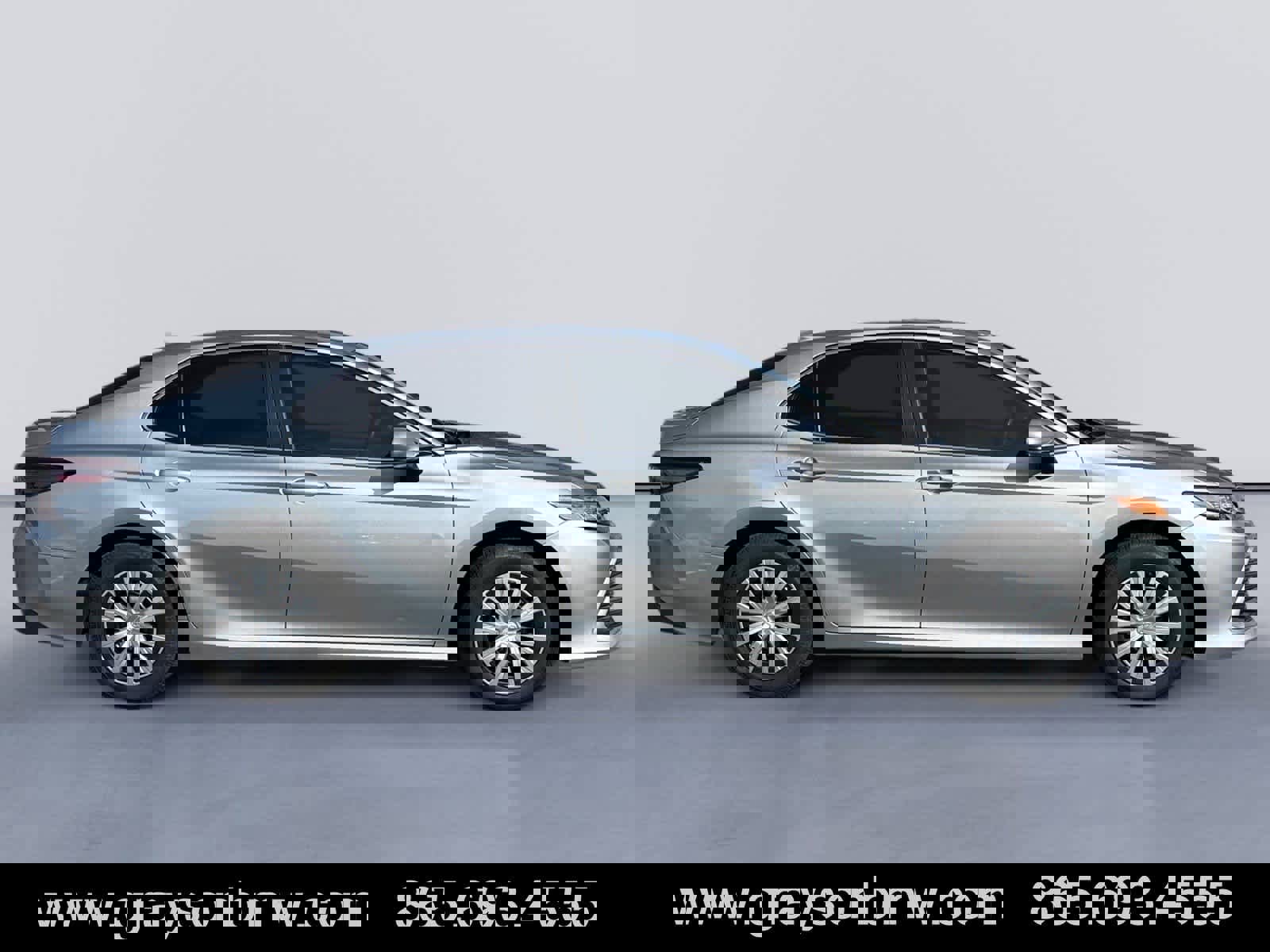 Used 2022 Toyota Camry LE image 2