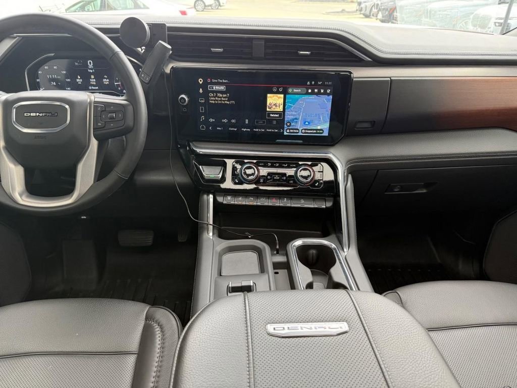 Used 2024 GMC Sierra 2500 Denali w/ Denali Reserve Package image 11