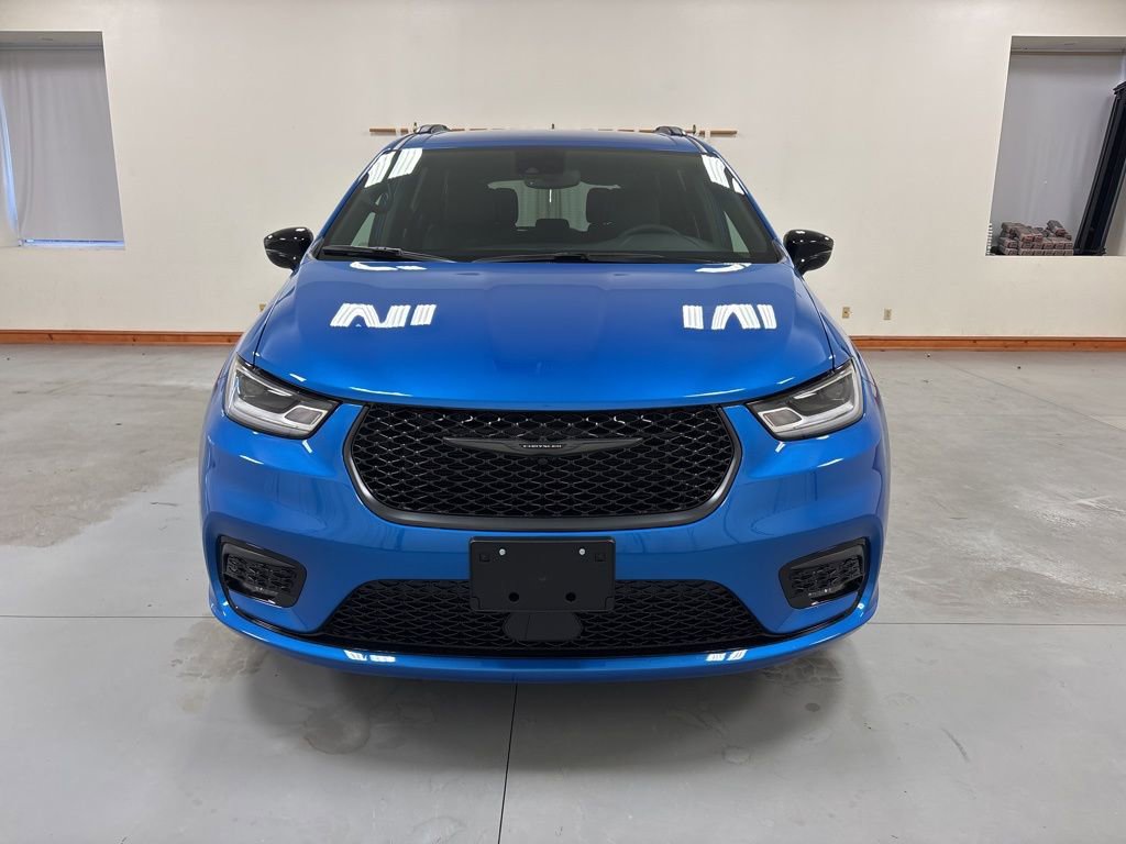 New 2026 Chrysler Pacifica Select FWD image 3