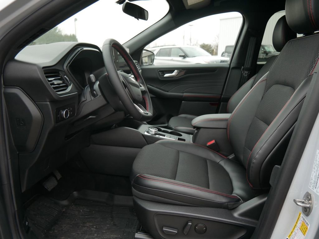 New 2026 Ford Escape ST-Line w/ Tech Pack #1 AWD/4WD image 10