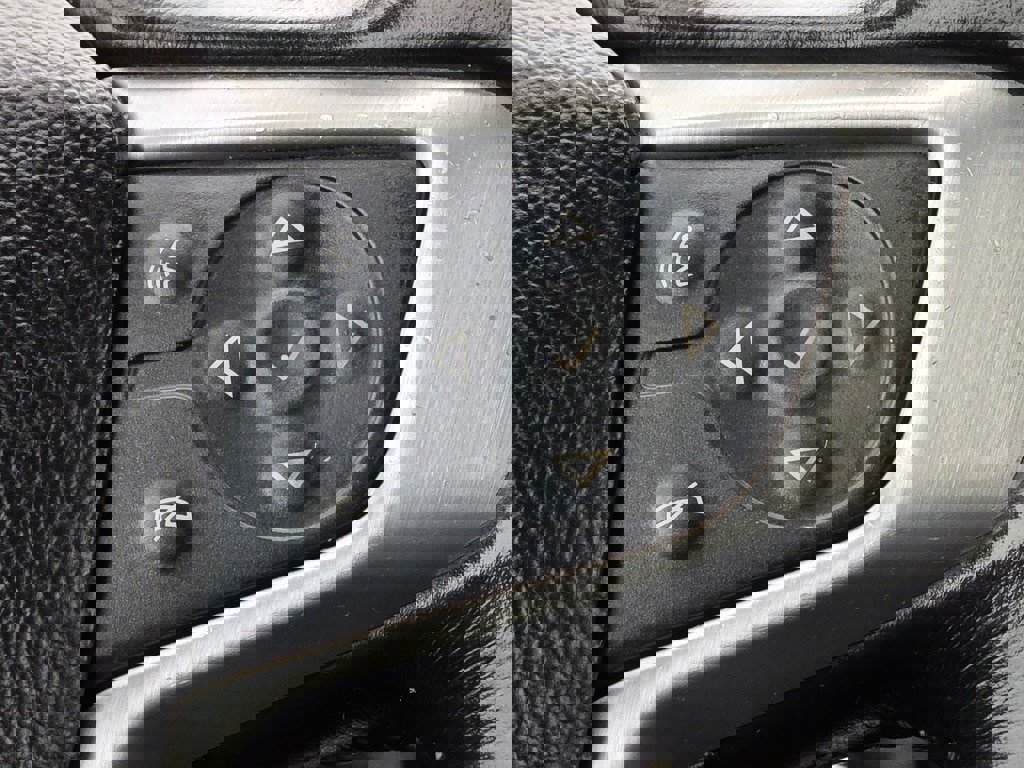 Used 2017 GMC Canyon SLT image 19