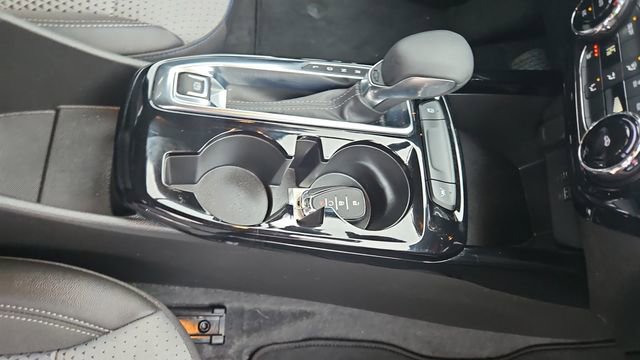 Used 2025 Chevrolet Trax LT w/ LT Convenience Package image 15