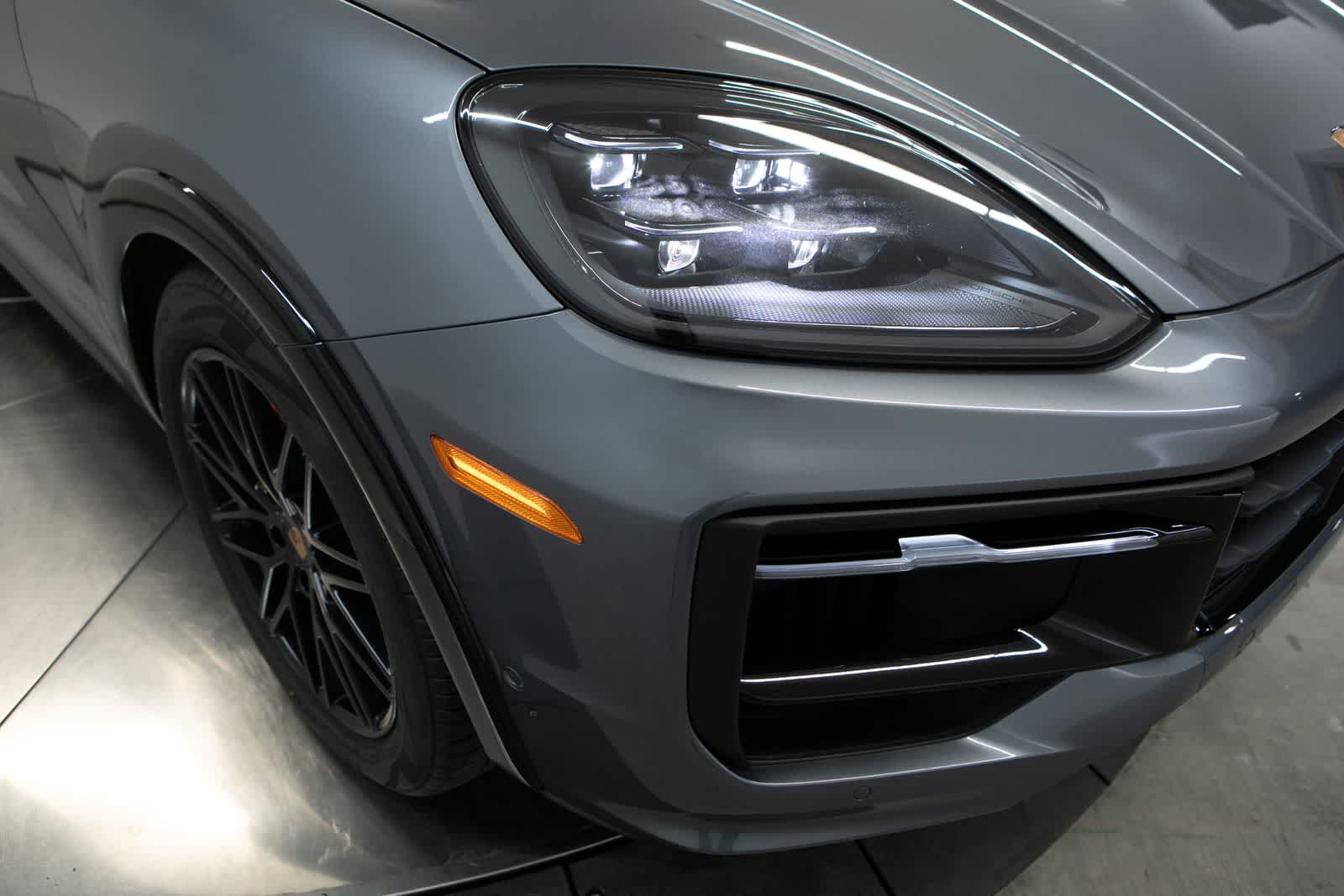 New 2026 Porsche Cayenne GTS AWD/4WD image 12