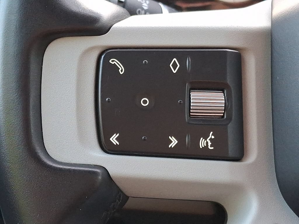 Used 2021 Land Rover Defender 110 X-Dynamic HSE AWD/4WD image 18