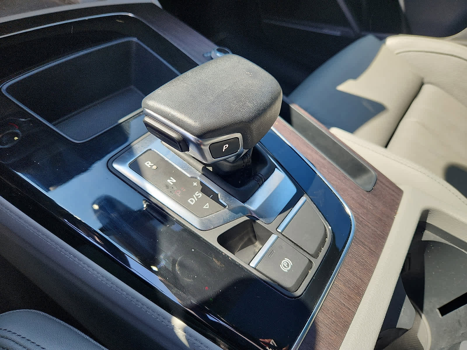 Used 2023 Audi Q5 2.0T Premium Plus w/ Premium Plus Package image 17