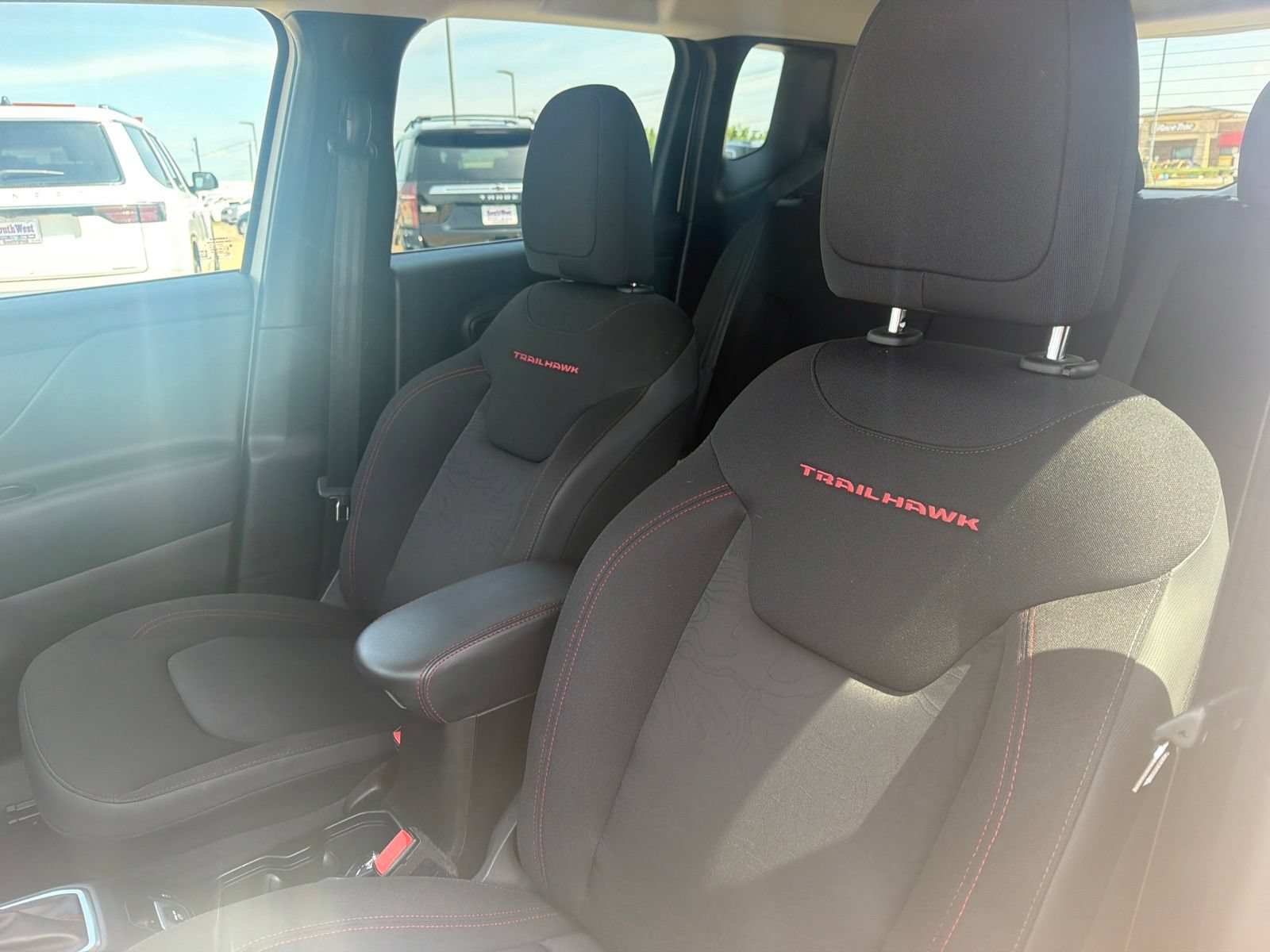 Used 2023 Jeep Renegade Trailhawk AWD/4WD image 10
