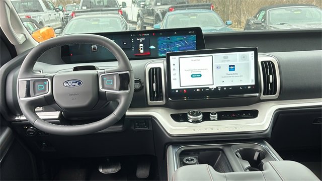 New 2025 Ford Expedition Active image 7