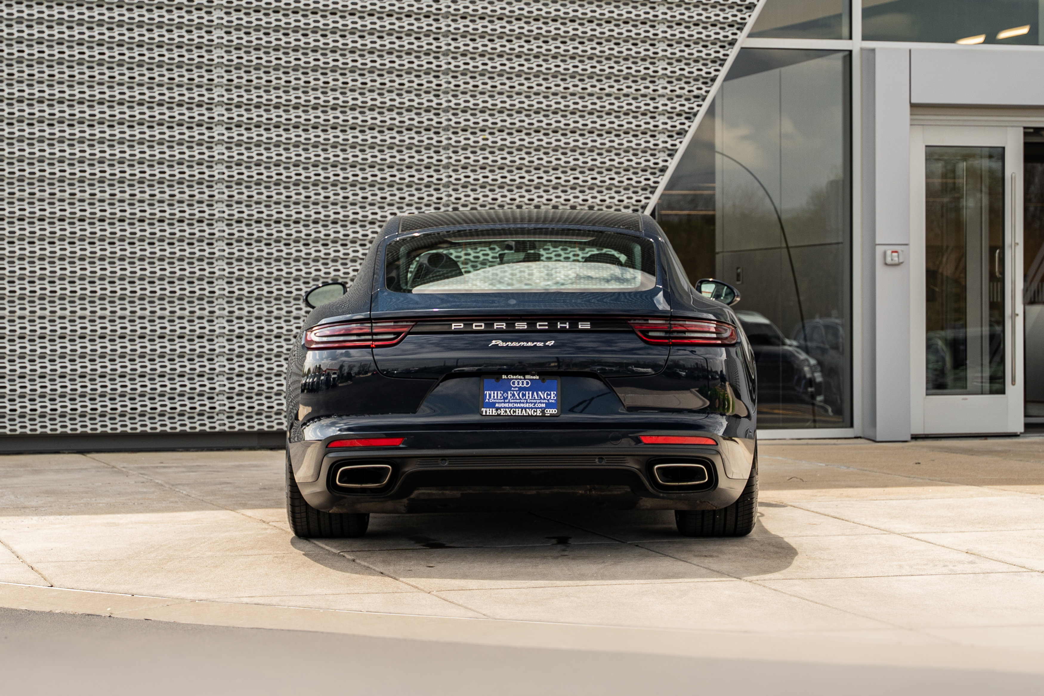 Used 2020 Porsche Panamera 4 AWD/4WD image 31