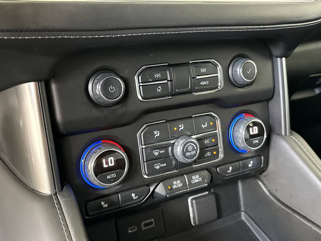 Used 2022 Chevrolet Tahoe Z71 w/ Luxury Package AWD/4WD image 44