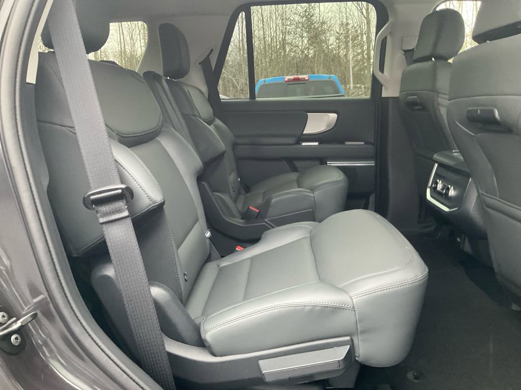 New 2026 Ford Expedition Active image 13