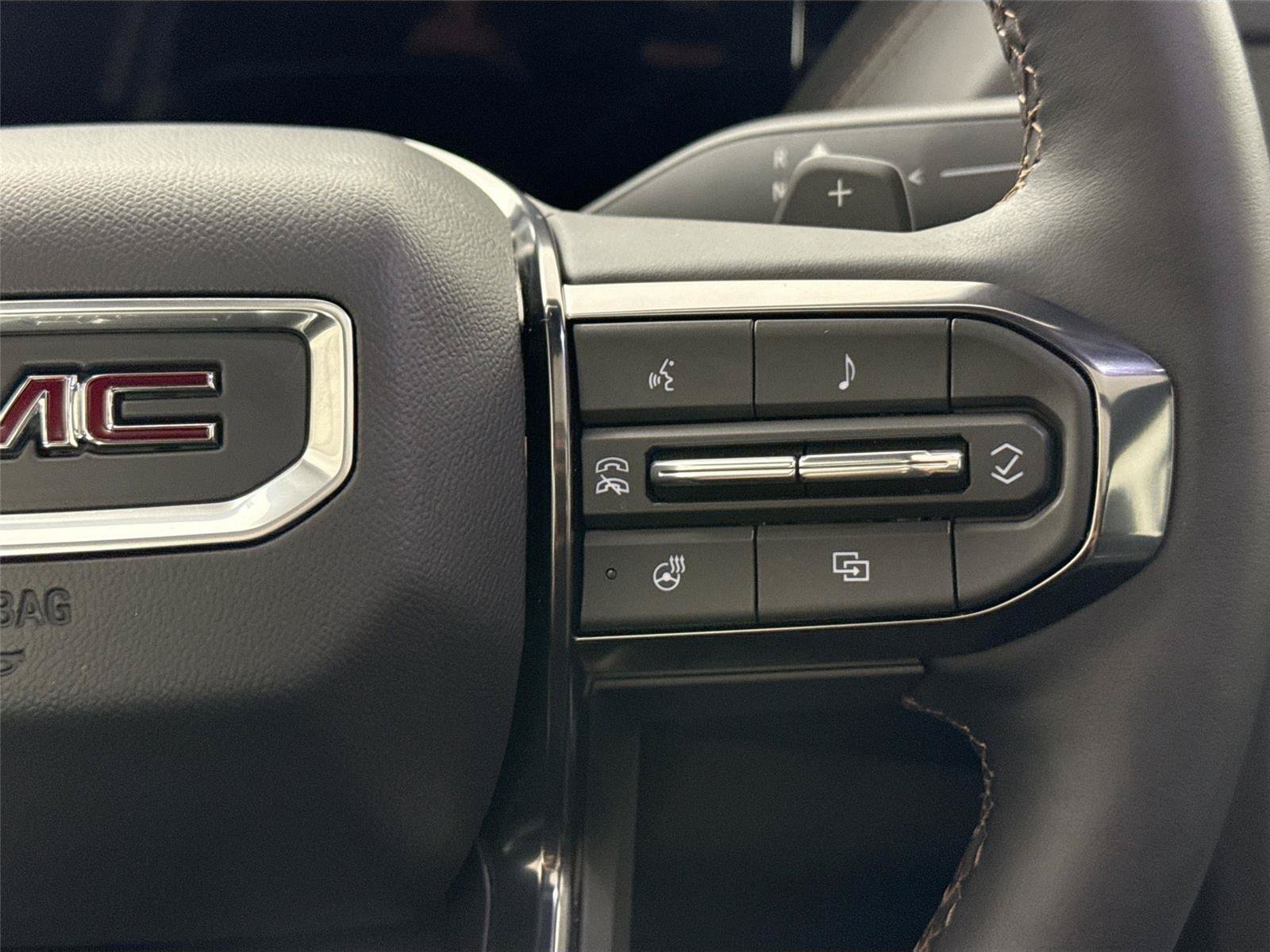 Used 2026 GMC Yukon AT4 AWD/4WD image 33
