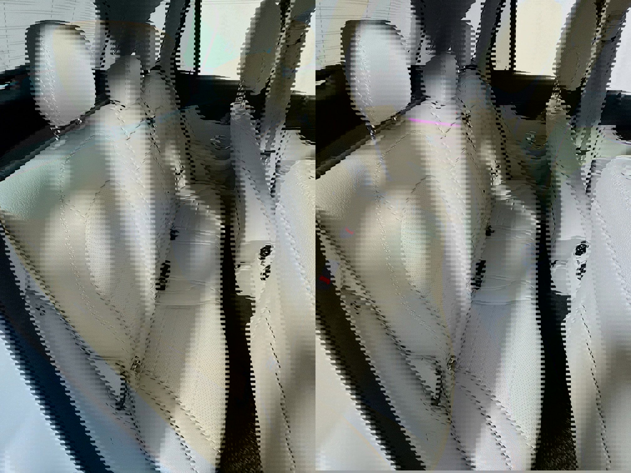 Used 2020 Mercedes-Benz GLC 300 4MATIC w/Navigation,Leather,Du image 28