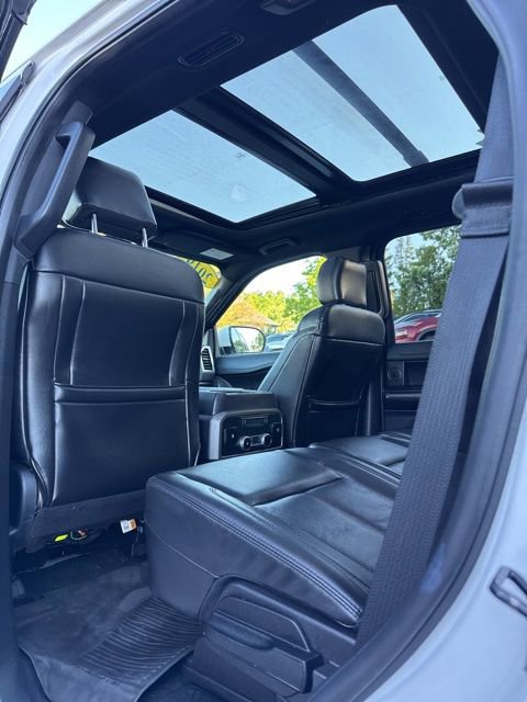 Used 2019 Ford Expedition XLT w/ Equipment Group 202A AWD/4WD image 6