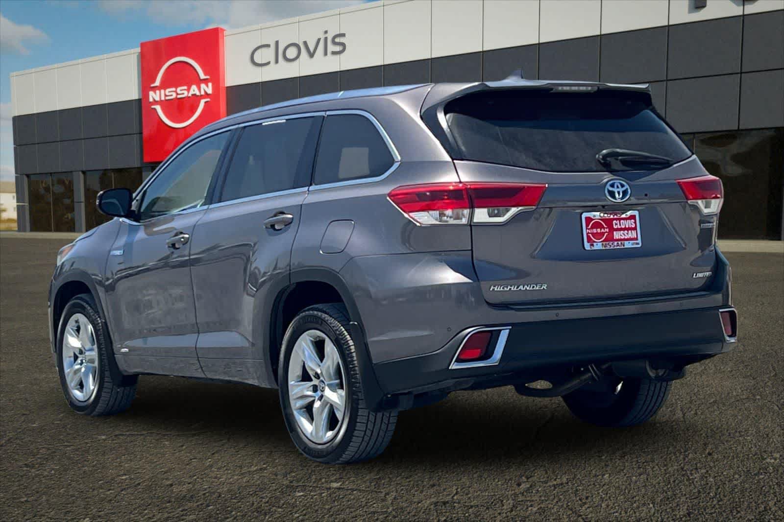 Used 2017 Toyota Highlander Limited w/ Carpet Mat Package AWD/4WD image 7