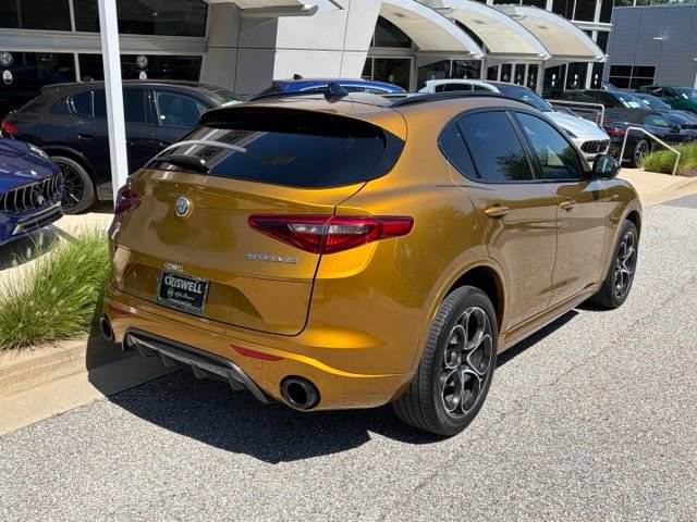 Used 2023 Alfa Romeo Stelvio Veloce AWD/4WD image 5