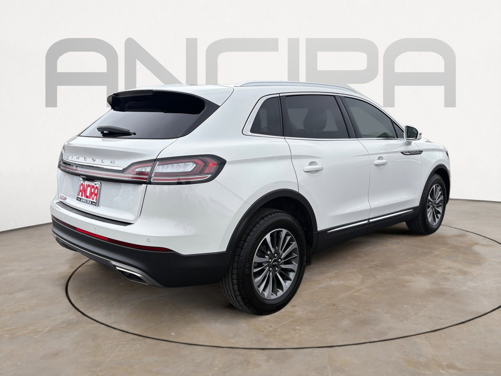 Used 2023 Lincoln Nautilus AWD w/ Premium Package image 11