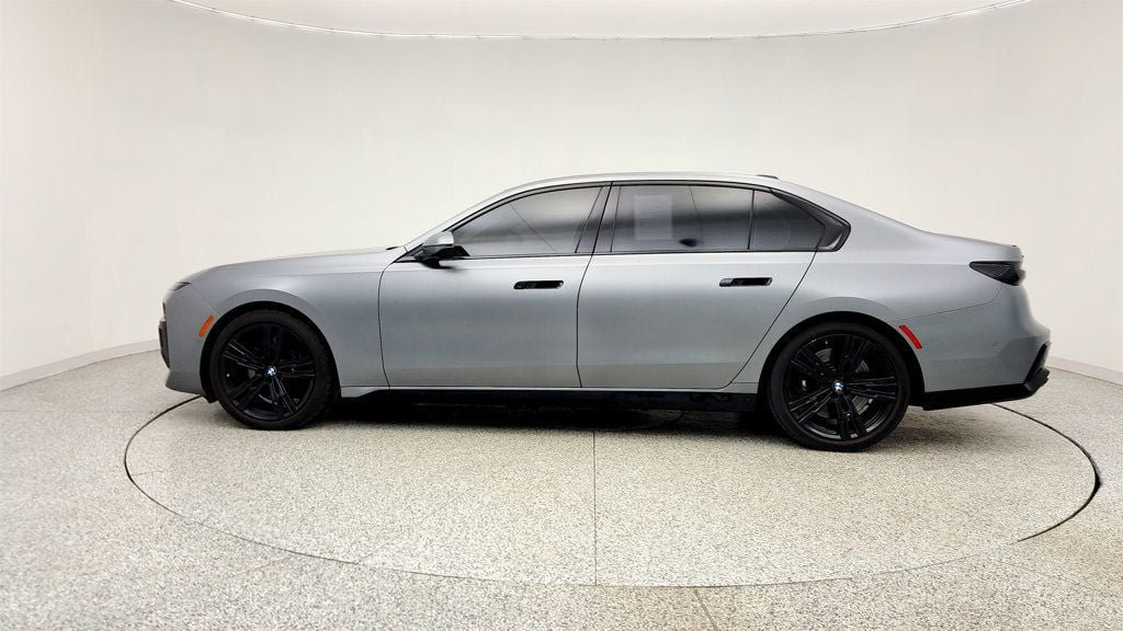 Used 2023 BMW 760i xDrive w/ Executive Package AWD/4WD image 8