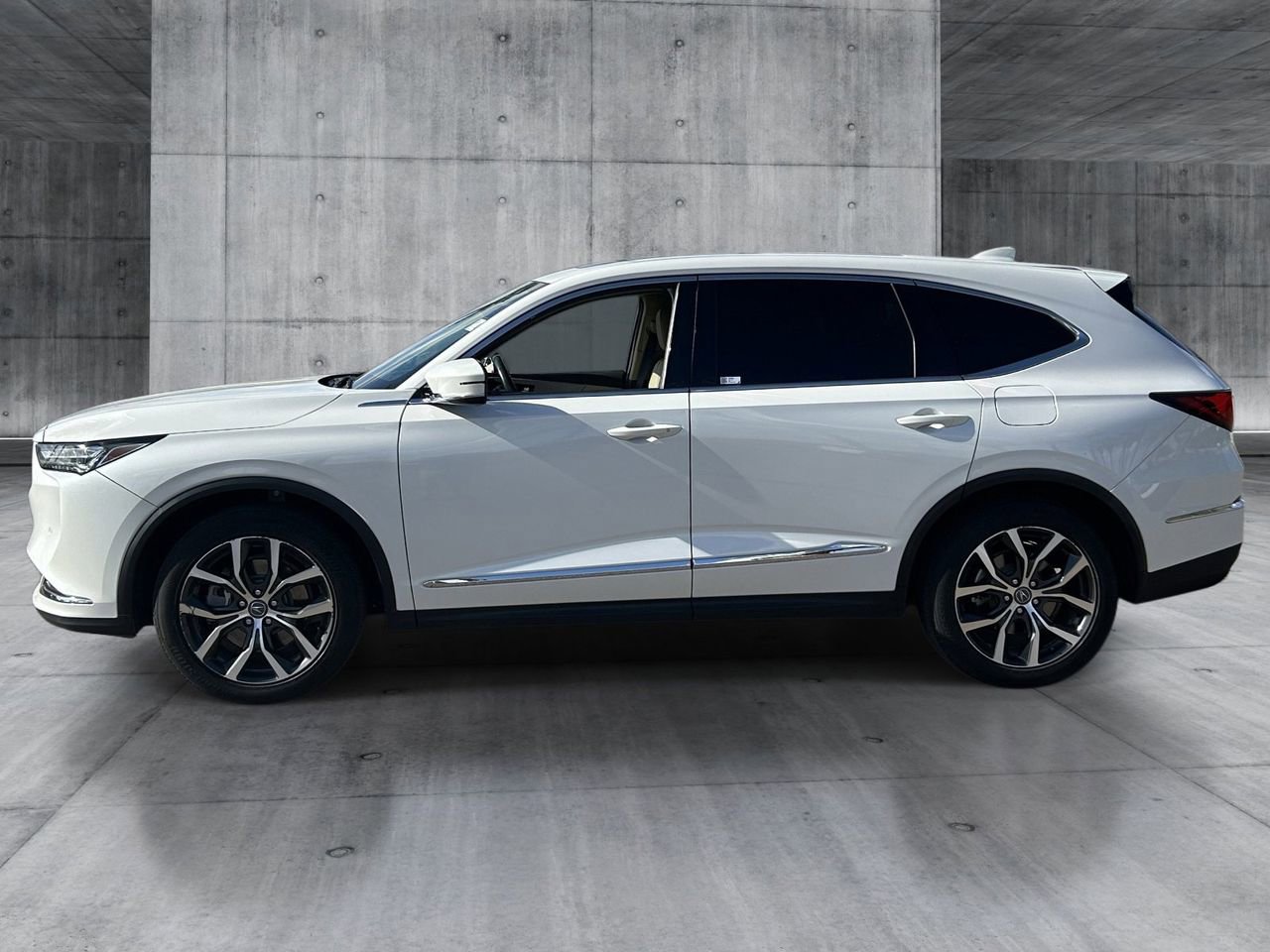 Certified 2023 Acura MDX FWD w/ Technology Package image 2