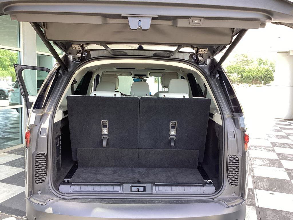 Used 2025 Land Rover Discovery S AWD/4WD image 23