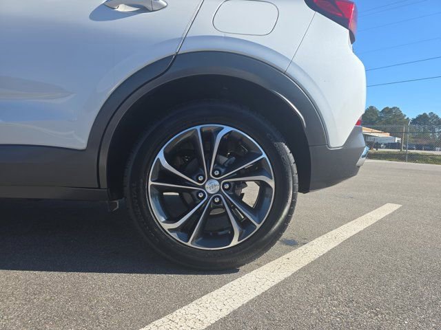 Used 2022 Buick Encore GX Essence w/ Advanced Technology Package image 32