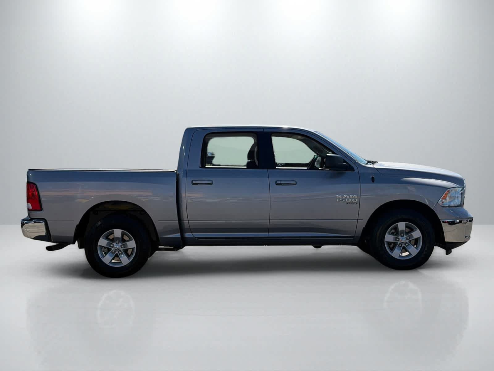 Used 2021 RAM 1500 Classic SLT RWD image 8