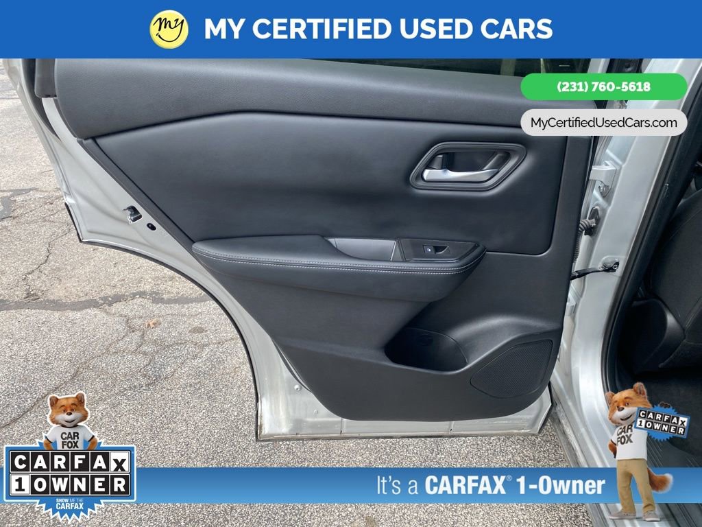 Used 2025 Nissan Rogue SV image 31