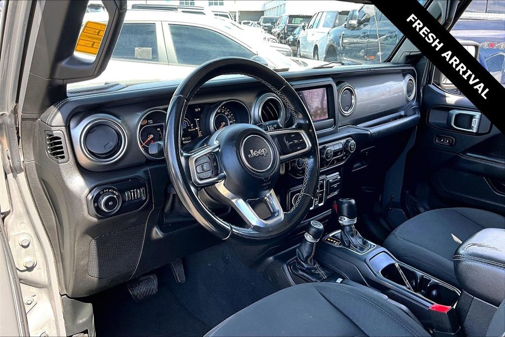 Used 2020 Jeep Wrangler Unlimited Sahara image 16