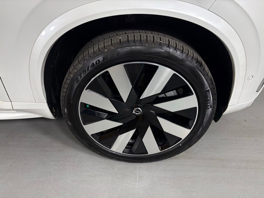 Used 2023 Volvo XC90 T8 Ultimate w/ Lounge Package AWD/4WD image 9