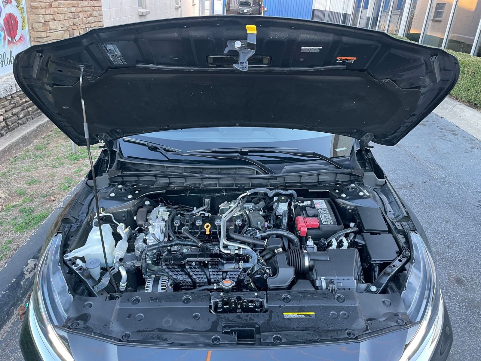 Used 2025 Nissan Altima 2.5 SV image 31