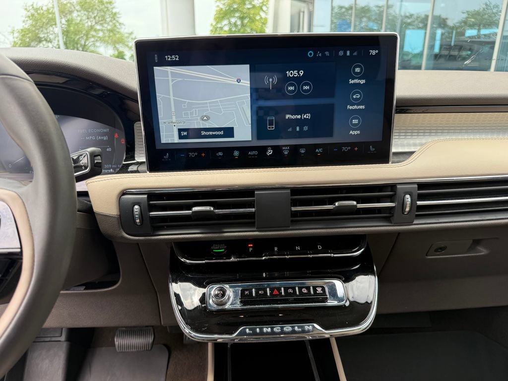 Used 2023 Lincoln Corsair AWD image 26