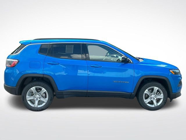 Used 2024 Jeep Compass Latitude AWD/4WD image 7