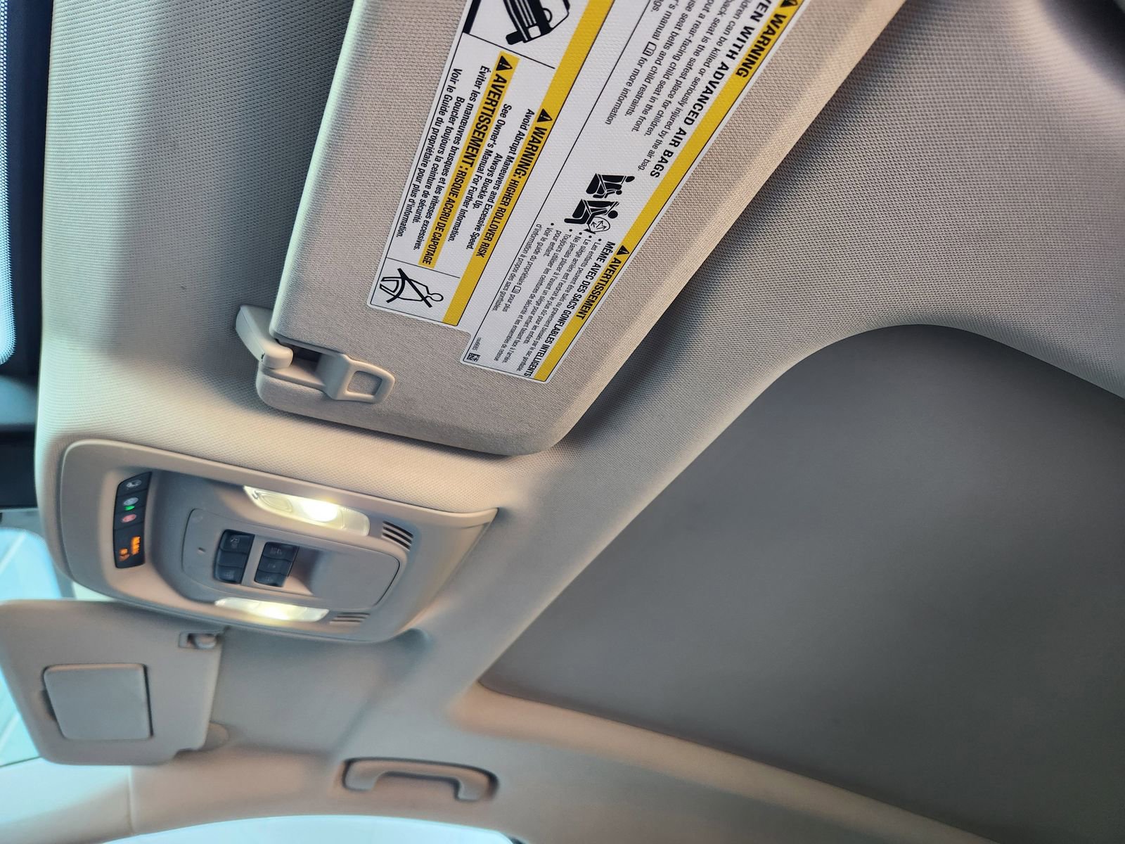 Used 2023 Buick Envision Essence w/ Sport Touring Package image 25