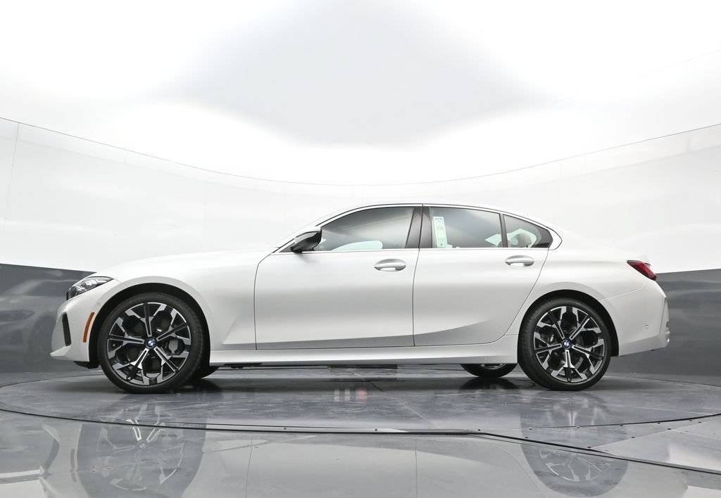 New 2026 BMW 330i xDrive Sedan w/ Premium Package AWD/4WD image 25