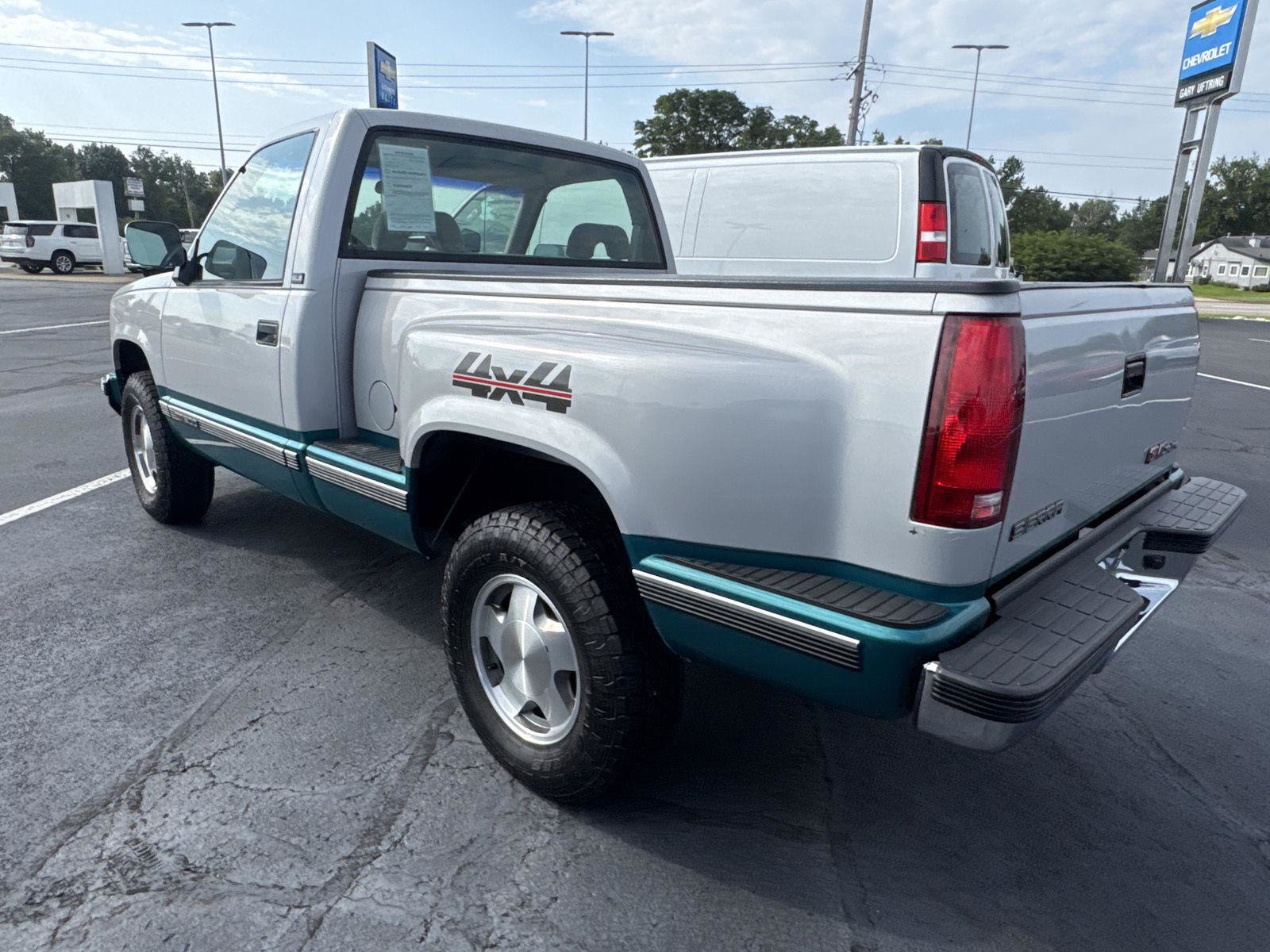 Used 1993 GMC Sierra 1500 4x4 Regular Cab image 2