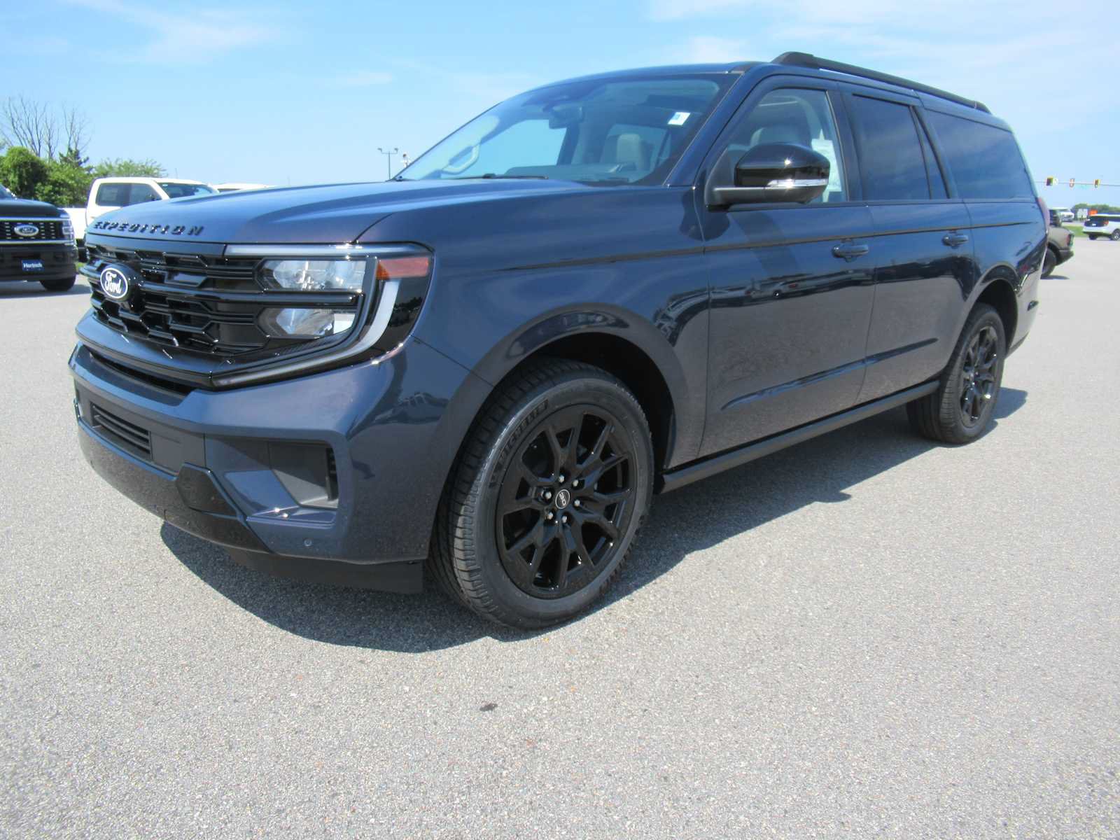 New 2027 Ford Expedition Max Platinum AWD/4WD image 1