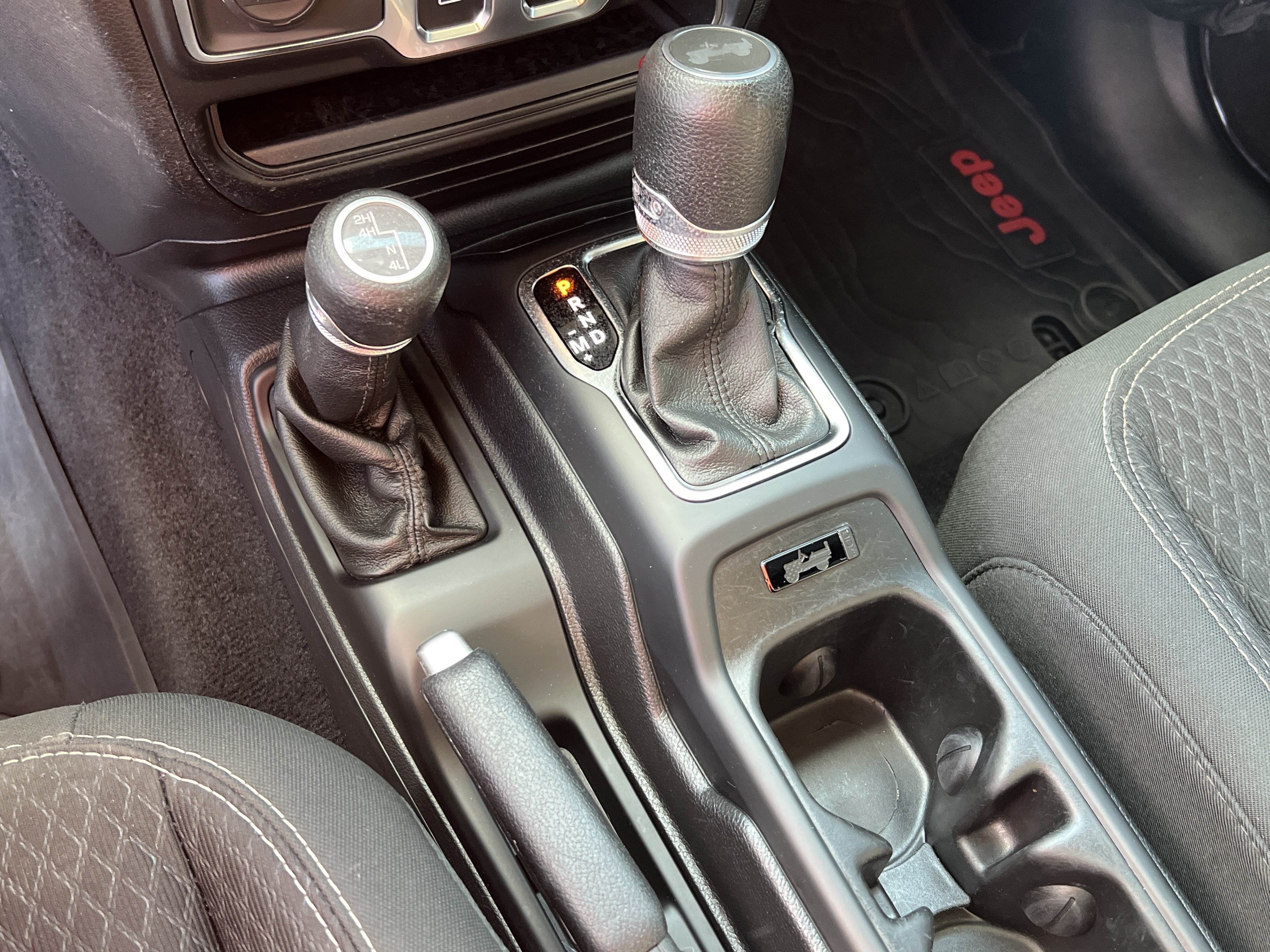 Used 2021 Jeep Wrangler Sport AWD/4WD image 24