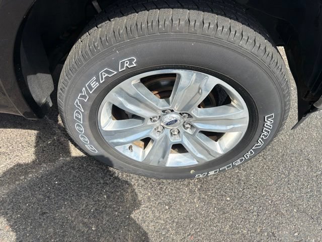 Used 2018 Ford F150 Platinum AWD/4WD image 10