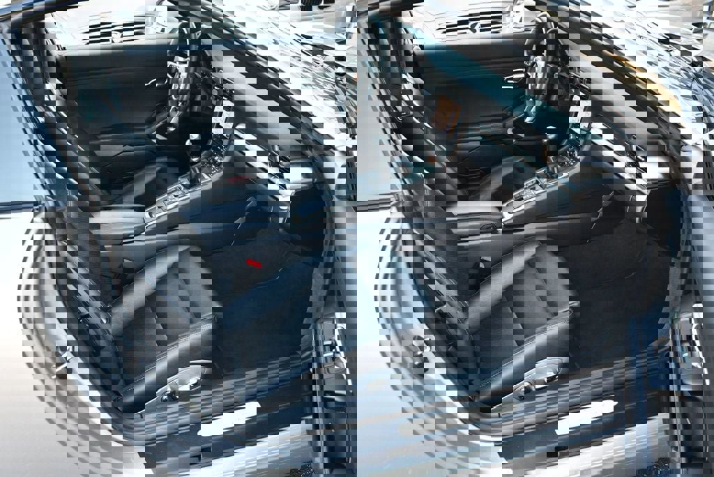 Used 2017 Porsche 911 Carrera image 18