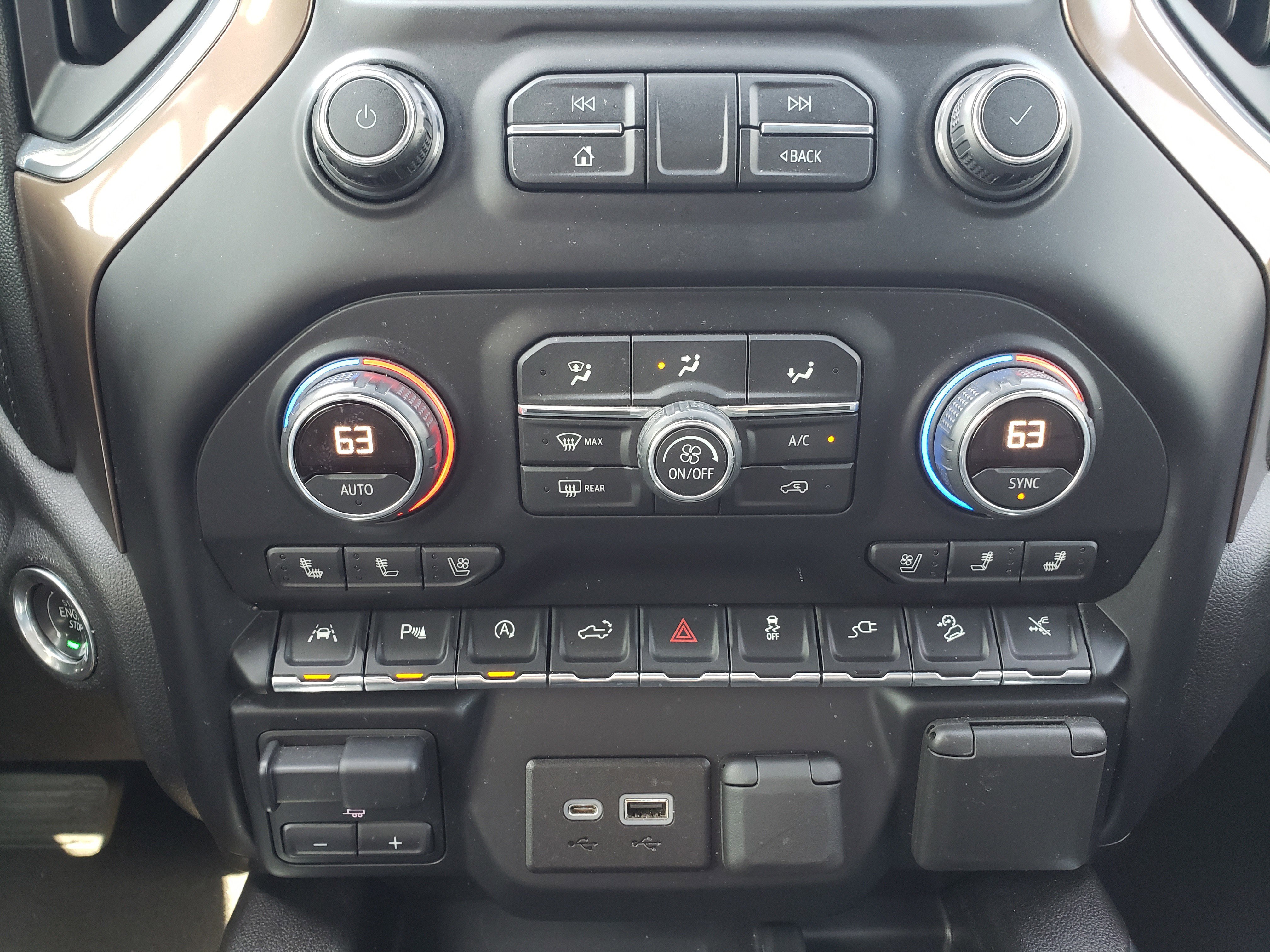 Used 2019 Chevrolet Silverado 1500 High Country w/ Technology Package image 21