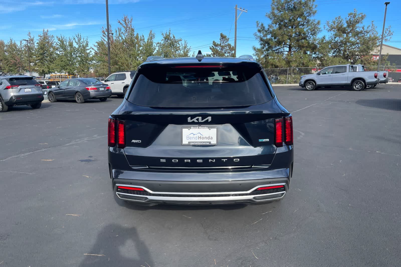 Used 2022 Kia Sorento EX w/ Panoramic Sunroof Package AWD/4WD image 4